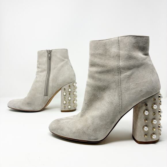 Steve Madden Yvette Gray Taupe Suede Faux Pearl Studded Block Heel Booties 8 - Picture 1 of 9
